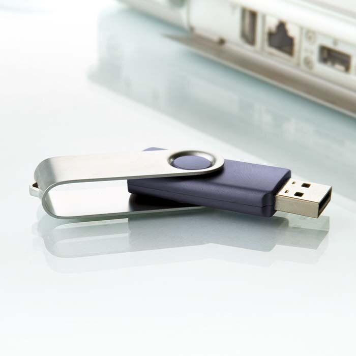 Clé USB personnalisable avec clip rotatif en métal - Twister | pandacola - 1