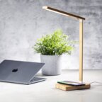 Lampe de bureau en bambou personnalisable avec chargeur à induction 10W - Slya | pandacola - thumb - 2