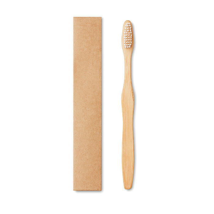 Brosse à dents personnalisée en bambou dans une boîte papier kraft - Denbrush | pandacola