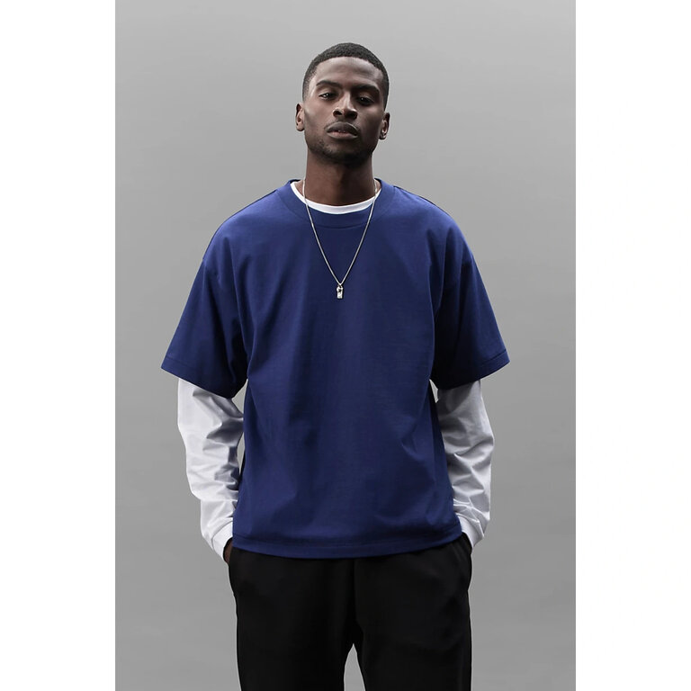 T-shirt personnalisé noir oversize unisexe en coton recyclé 220 gr/m² - Legacy | pandacola