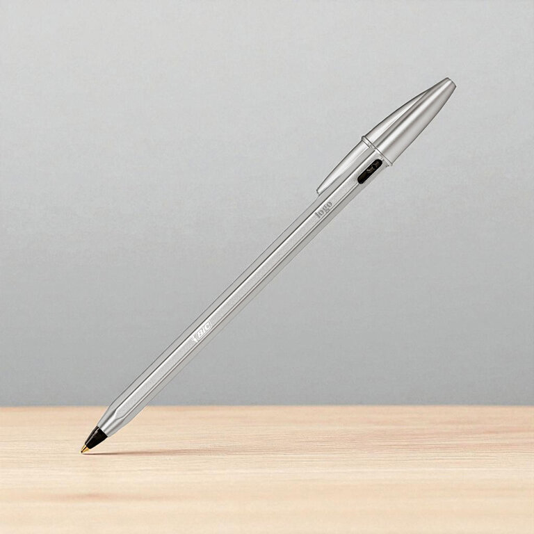 Stylo bille personnalisé à capuchon BIC® - Cristal Re New | pandacola