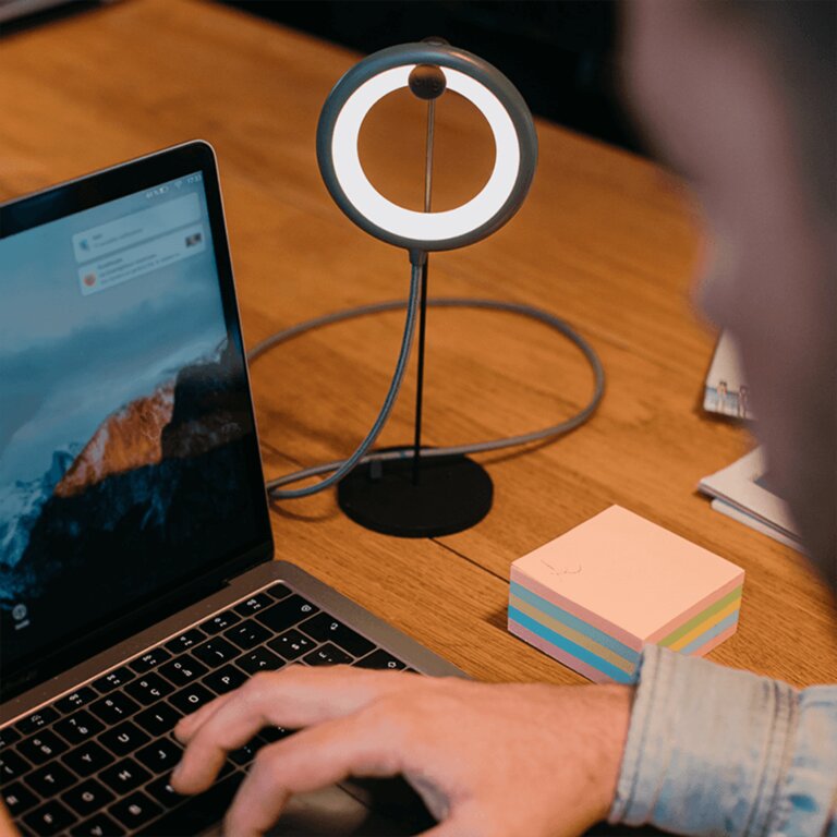Lampe personnalisable ronde nomade de différentes couleurs - Bily | pandacola - 2