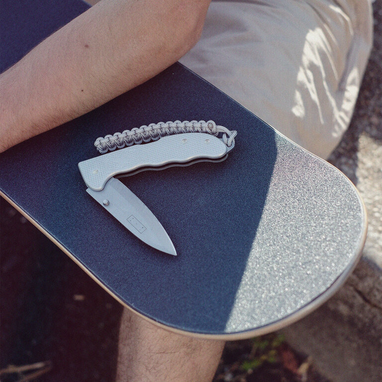 Couteau suisse gravé en alox 5 fonctions | Victorinox® - Vincent Milou | pandacolach