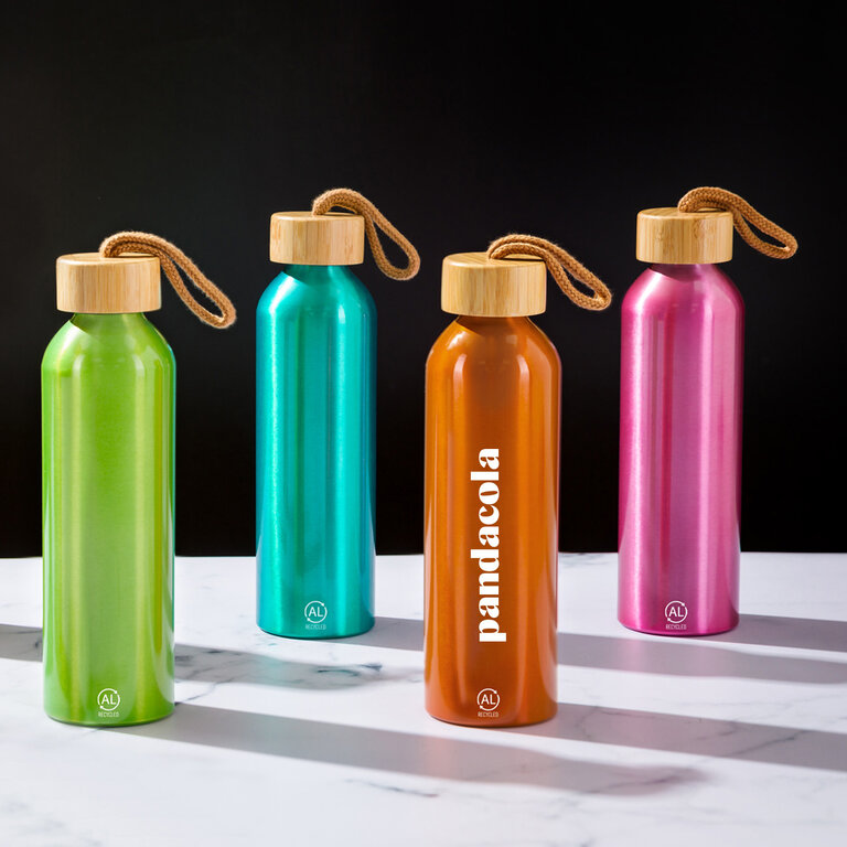 Bouteille personnalisable en aluminium recyclé avec bouchon en bambou 600 ml - Hasouaf | pandacolach