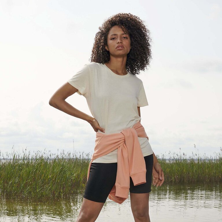 T-shirt personnalisable mixte col rond en coton recyclé 150 gr/m² - Re Crusader | pandacolach - 4