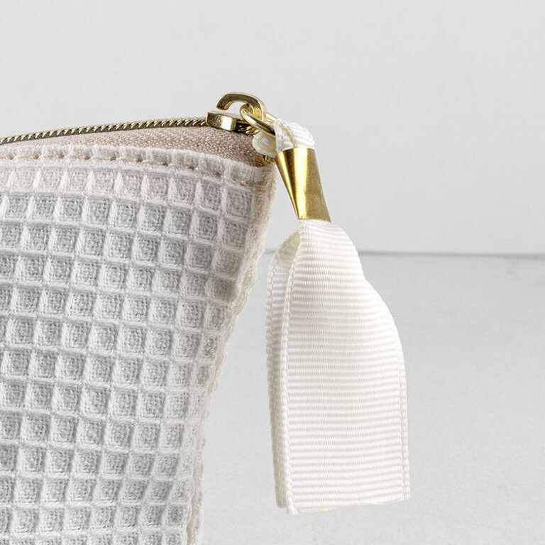 Trousse personnalisable de voyage effet gauffré 21x15 cm - Gauffy mini | pandacola - 1