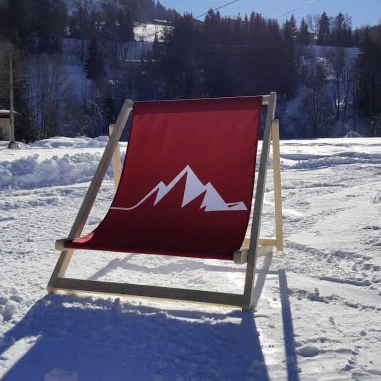 Chilienne en bois publicitaire géante 172,5 x 126 x 170 cm - Manny | pandacolach