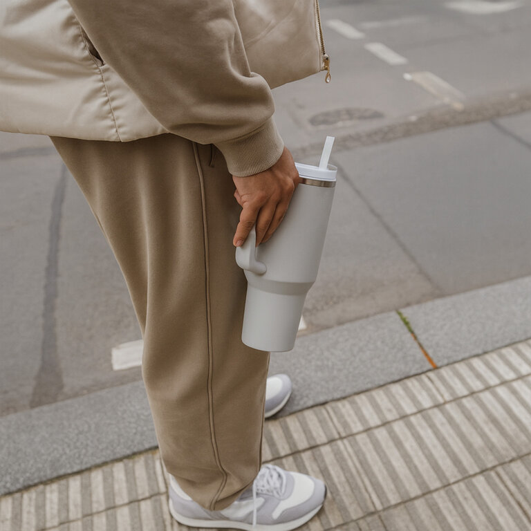 Mug personnalisable isotherme en acier recyclé 1.2 L STANLEY® - Quencher H2.0 | pandacolach - 5