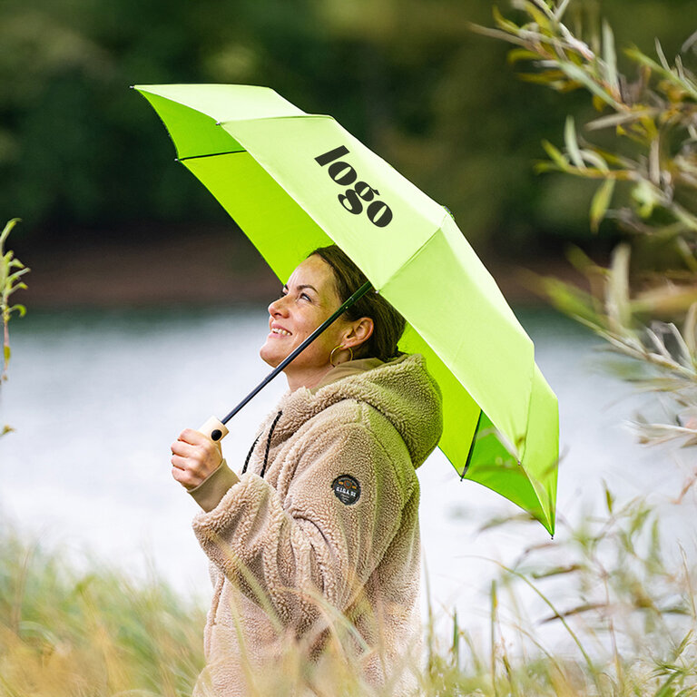 Parapluie de poche personnalisable anti-tempête avec poignée en bois ∅ 100 cm - Bergen | pandacolach