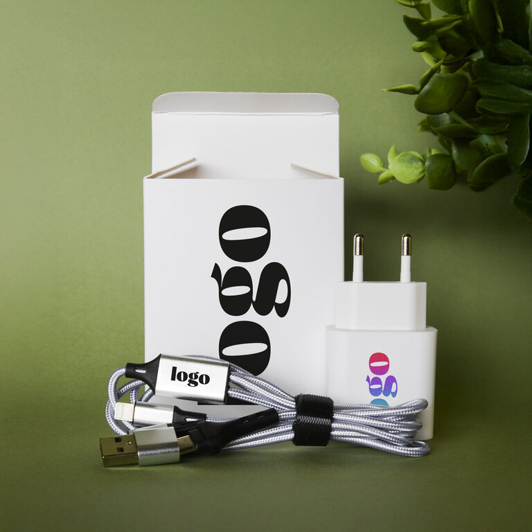 Kit essentiel prise et câble personnalisable - Hako | pandacola