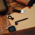 Coffret cadeau personnalisable avec porte-clés, AirTag et stylo SWISS PEAK® - Tunne | pandacolach - thumb - 4