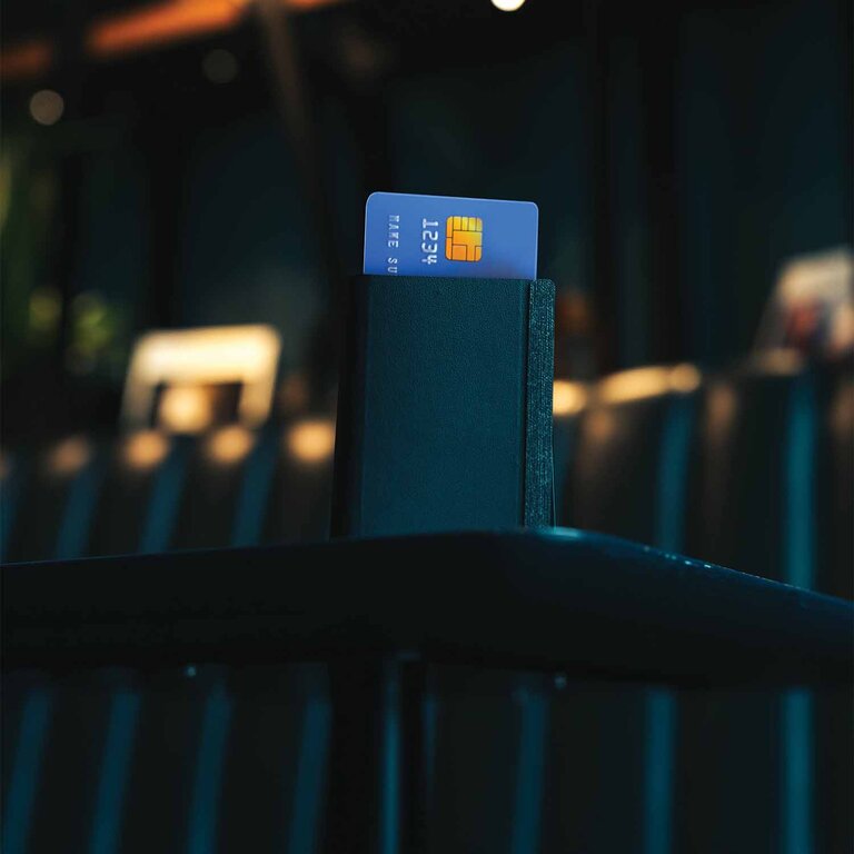 Porte-cartes connecté personnalisable en polyester recyclé - CardoTrace | pandacolach - 3