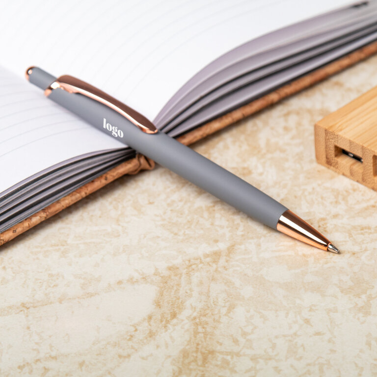 Stylo personnalisé à bille en aluminium recyclé avec détails dorée - Sabri | pandacolach