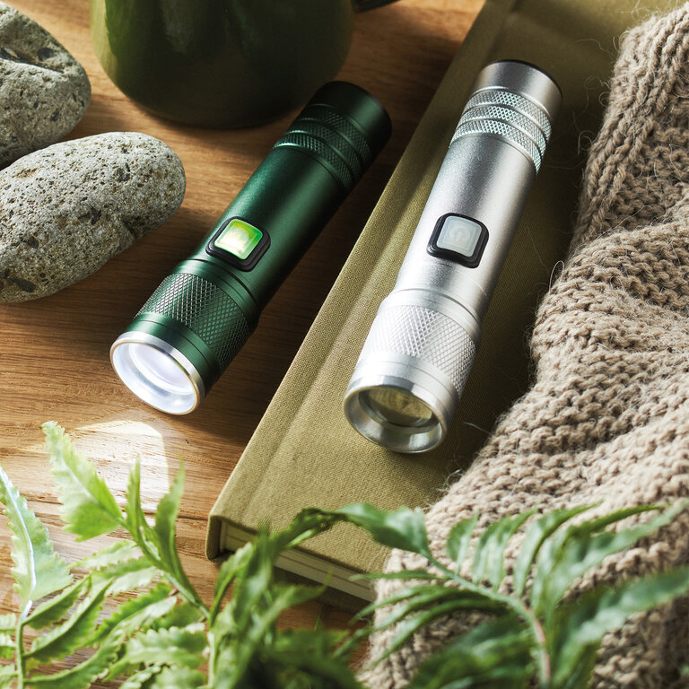 Lampe toche personnalisée en aluminium recyclé - Flashi | pandacolach - 4