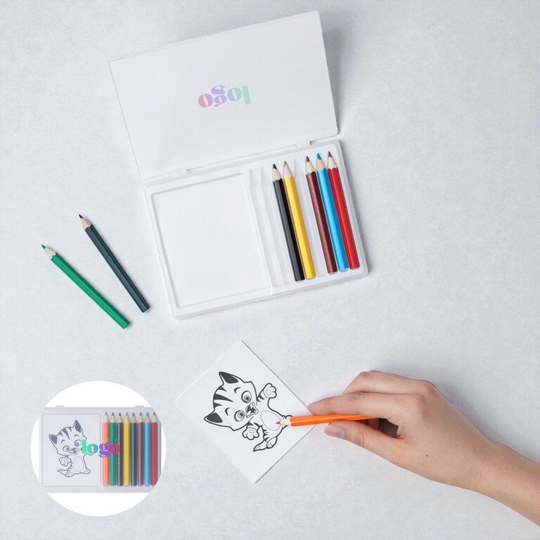 Set de coloriage personnalisé avec 8 crayons de couleur - Gribouil | pandacolach