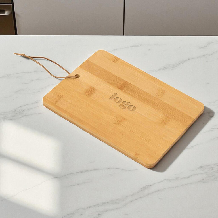 Planche personnalisable à découper en bambou - Cinako | pandacolach
