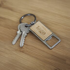 Porte-clés personnalisable décapsuleur en métal et bambou - Pishi | pandacolach - thumb - 1