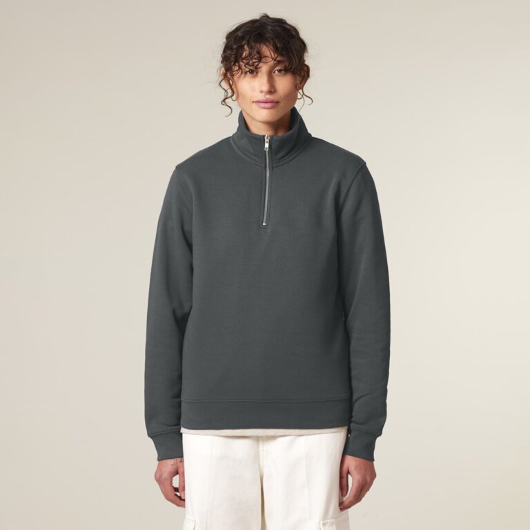 Sweat col zippé personnalisé unisexe Essentials | STANLEY STELLA® - Trucker 2.0 | pandacola - 1