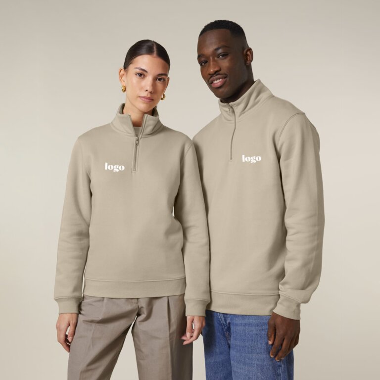 Sweat col zippé personnalisé unisexe Essentials | STANLEY STELLA® - Trucker 2.0 | pandacola